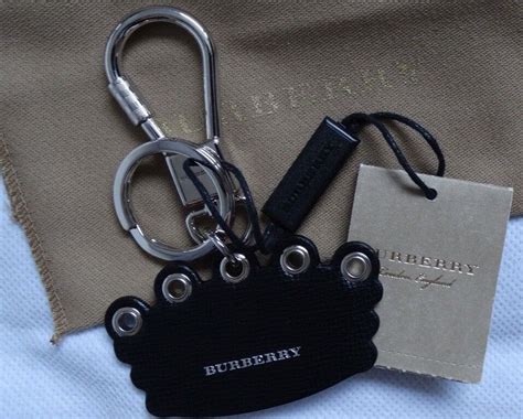 burberry schlüsselanhänger|Burberry keychain.